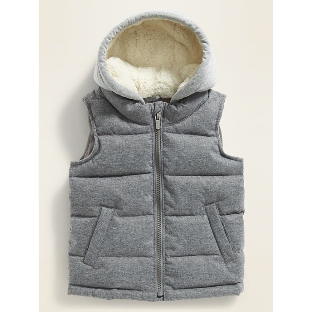 Old Navy Toddler Gray Sherpa Lined Hooded Puffer Vest Boys Size 2T NWT Winter